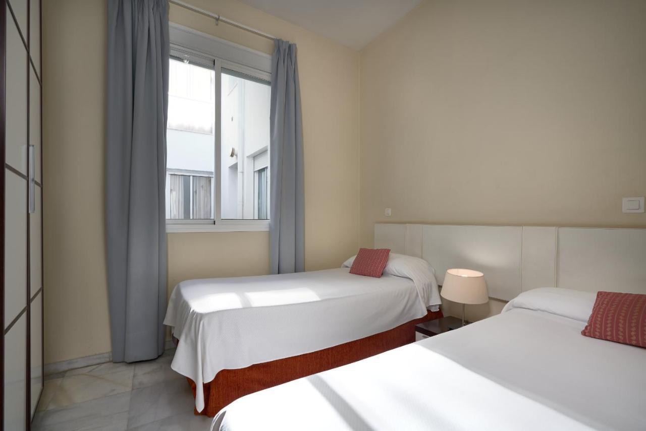Apartamentos Las Cruces เซบีญา ภายนอก รูปภาพ