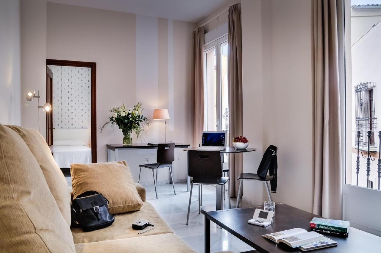 Apartamentos Las Cruces เซบีญา ภายนอก รูปภาพ