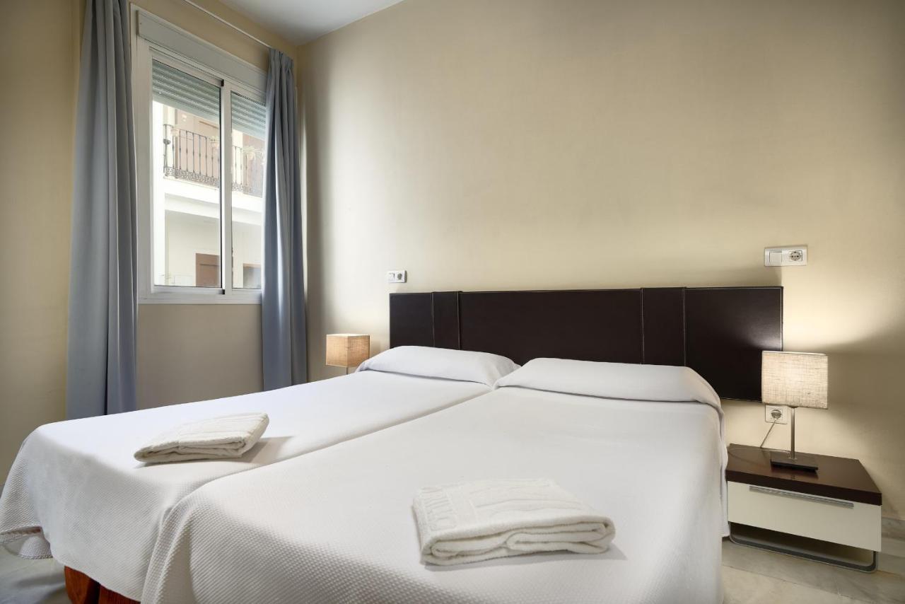 Apartamentos Las Cruces เซบีญา ภายนอก รูปภาพ