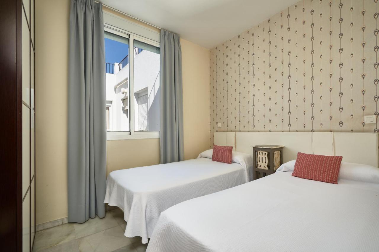Apartamentos Las Cruces เซบีญา ภายนอก รูปภาพ