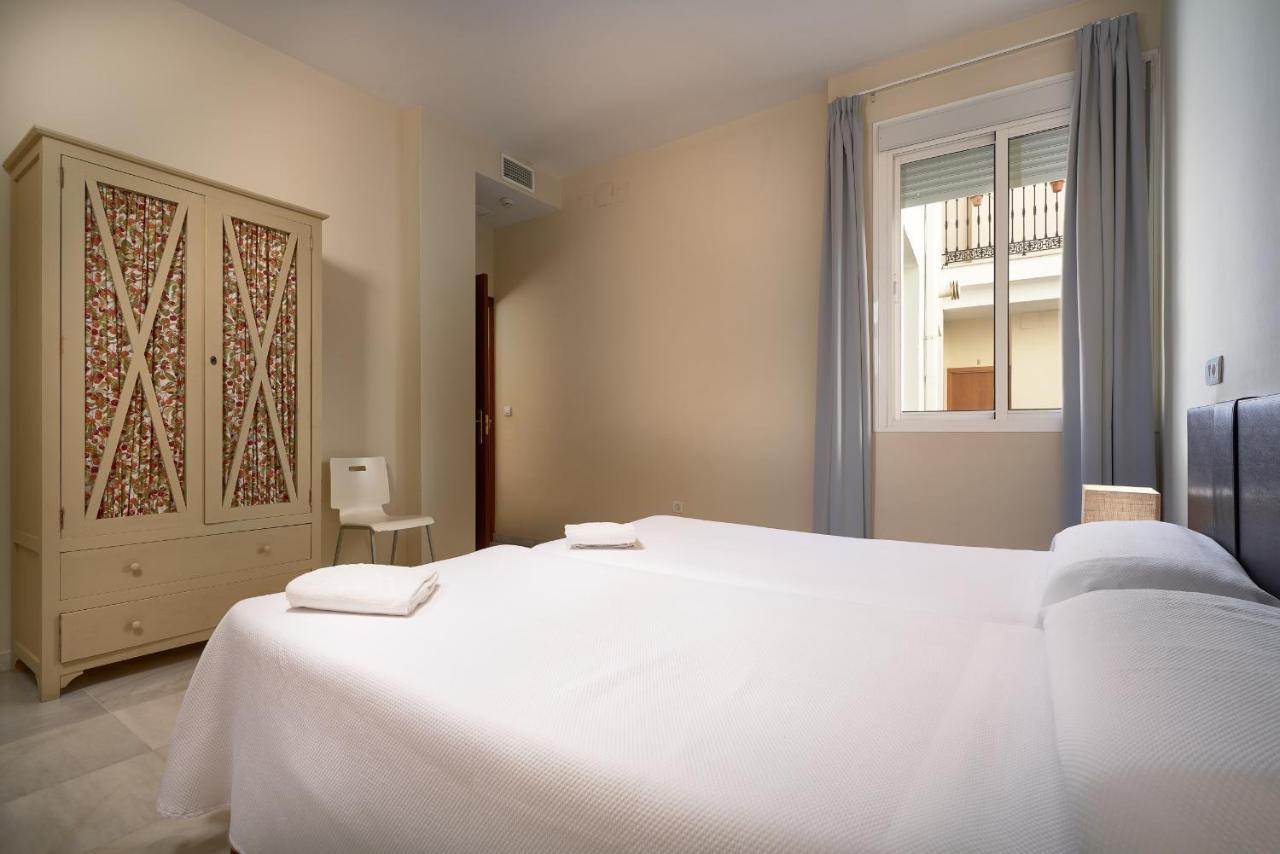 Apartamentos Las Cruces เซบีญา ภายนอก รูปภาพ