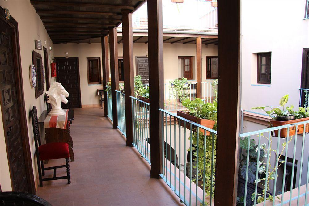 Apartamentos Las Cruces เซบีญา ภายนอก รูปภาพ