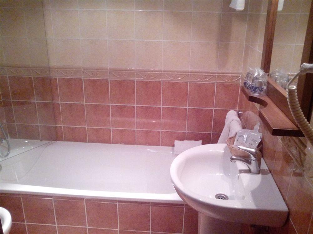 Apartamentos Las Cruces เซบีญา ภายนอก รูปภาพ