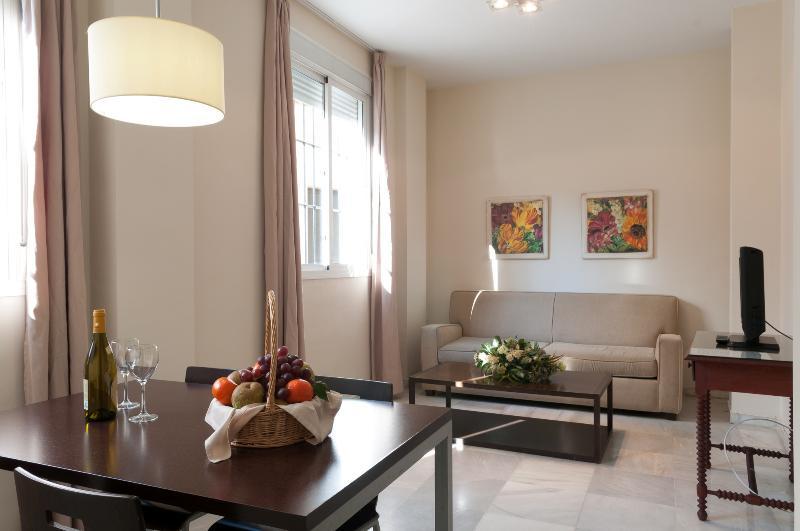 Apartamentos Las Cruces เซบีญา ภายนอก รูปภาพ