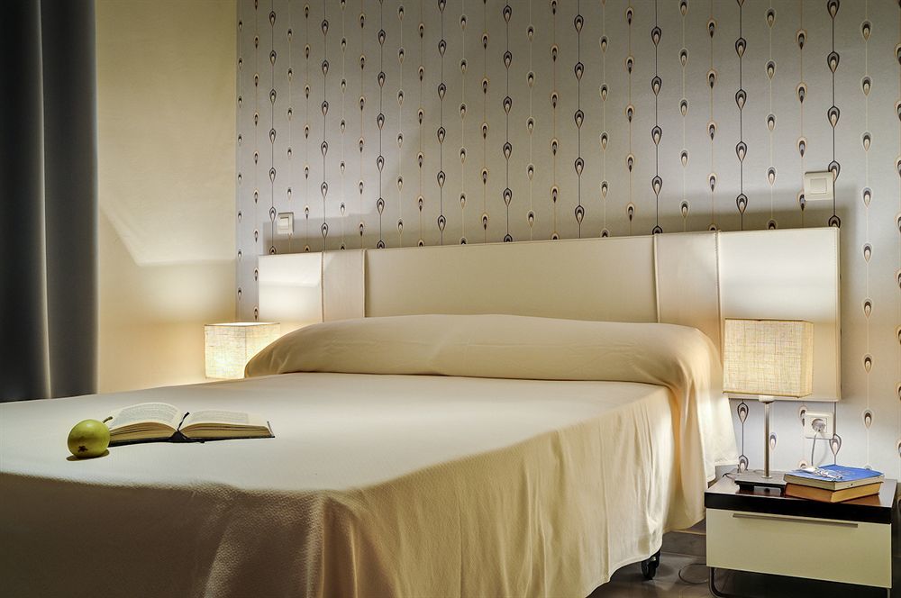 Apartamentos Las Cruces เซบีญา ภายนอก รูปภาพ