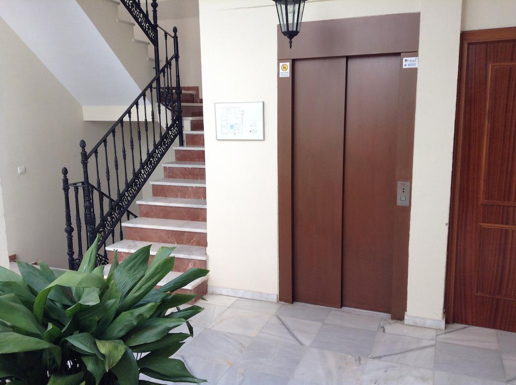 Apartamentos Las Cruces เซบีญา ภายนอก รูปภาพ